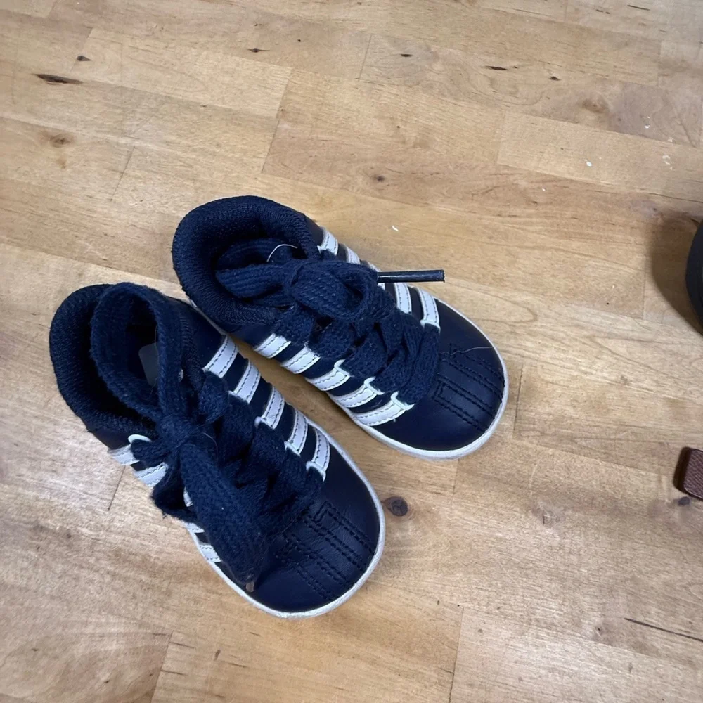 Baby shoes K-Swiss Infant Sneakers Size 5 infant shoes